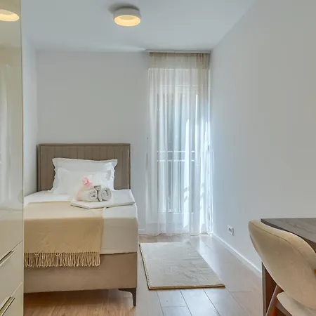 Modern Zia Lux Apartment