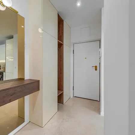 Modern Zia Lux Apartment *