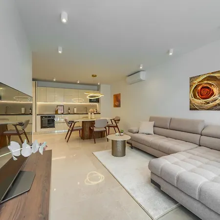 Modern Zia Lux Apartment Split